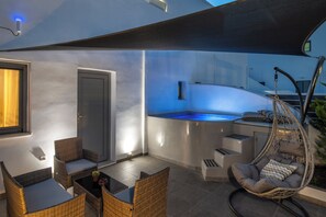 Terrace/patio - Potamida Suites (Santorini)