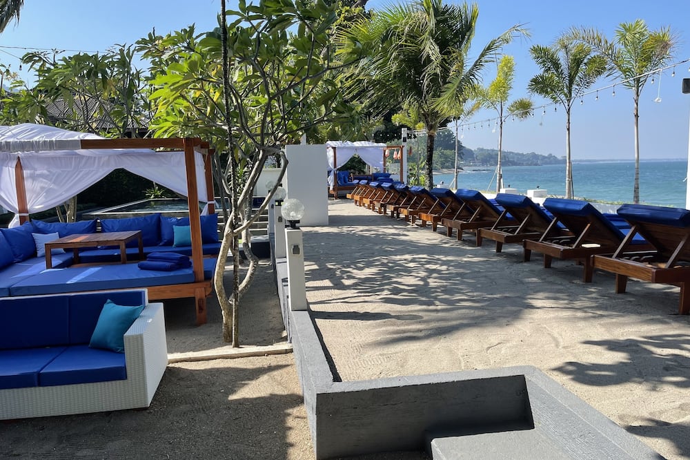 Beach Club Lombok by Bale Solah