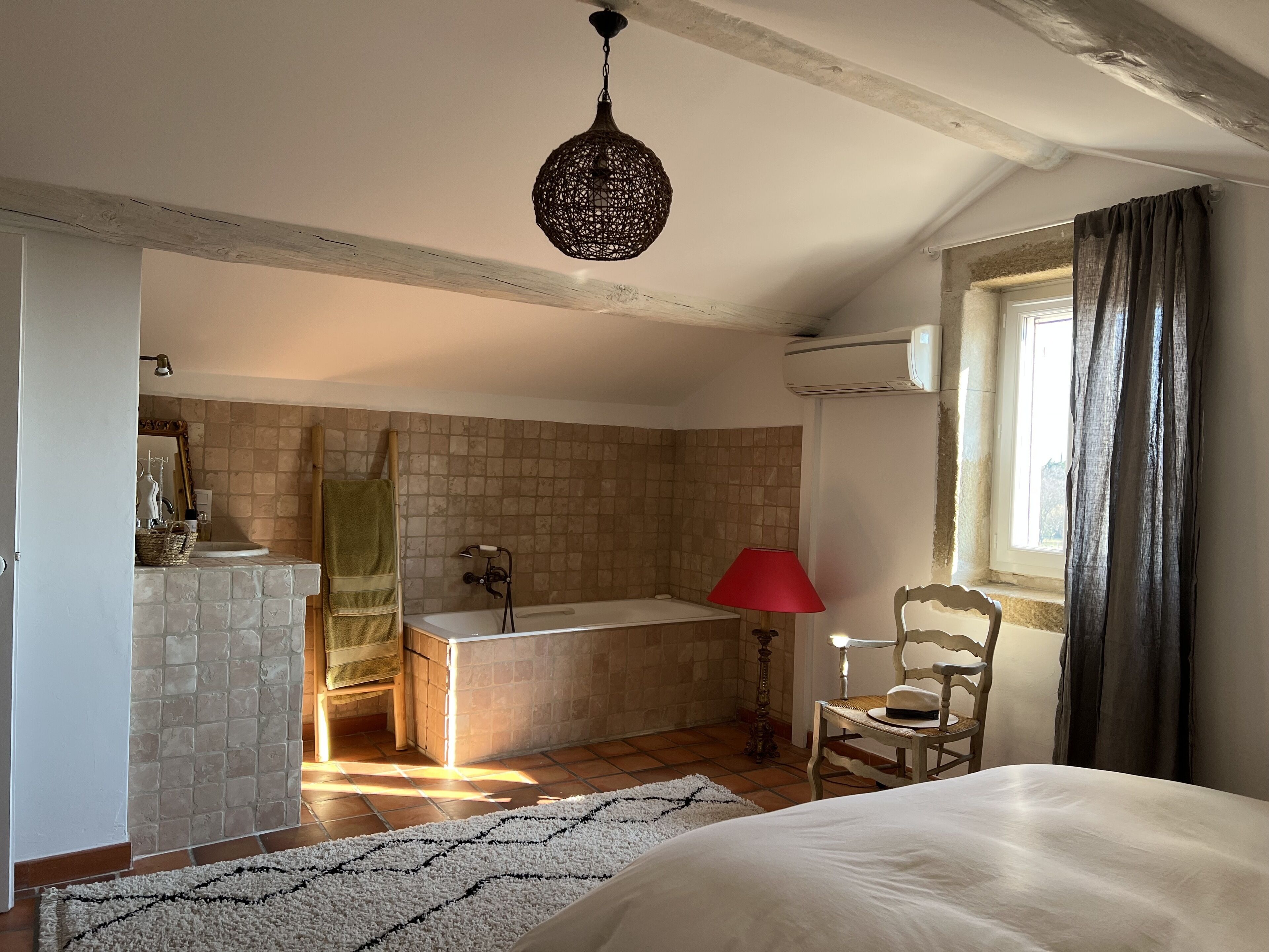 6 多间卧室、办公桌、熨斗/熨衣板、免费 WiFi