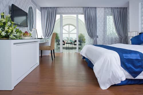 Panoramic Room, 1 King Bed, Balcony, City View
