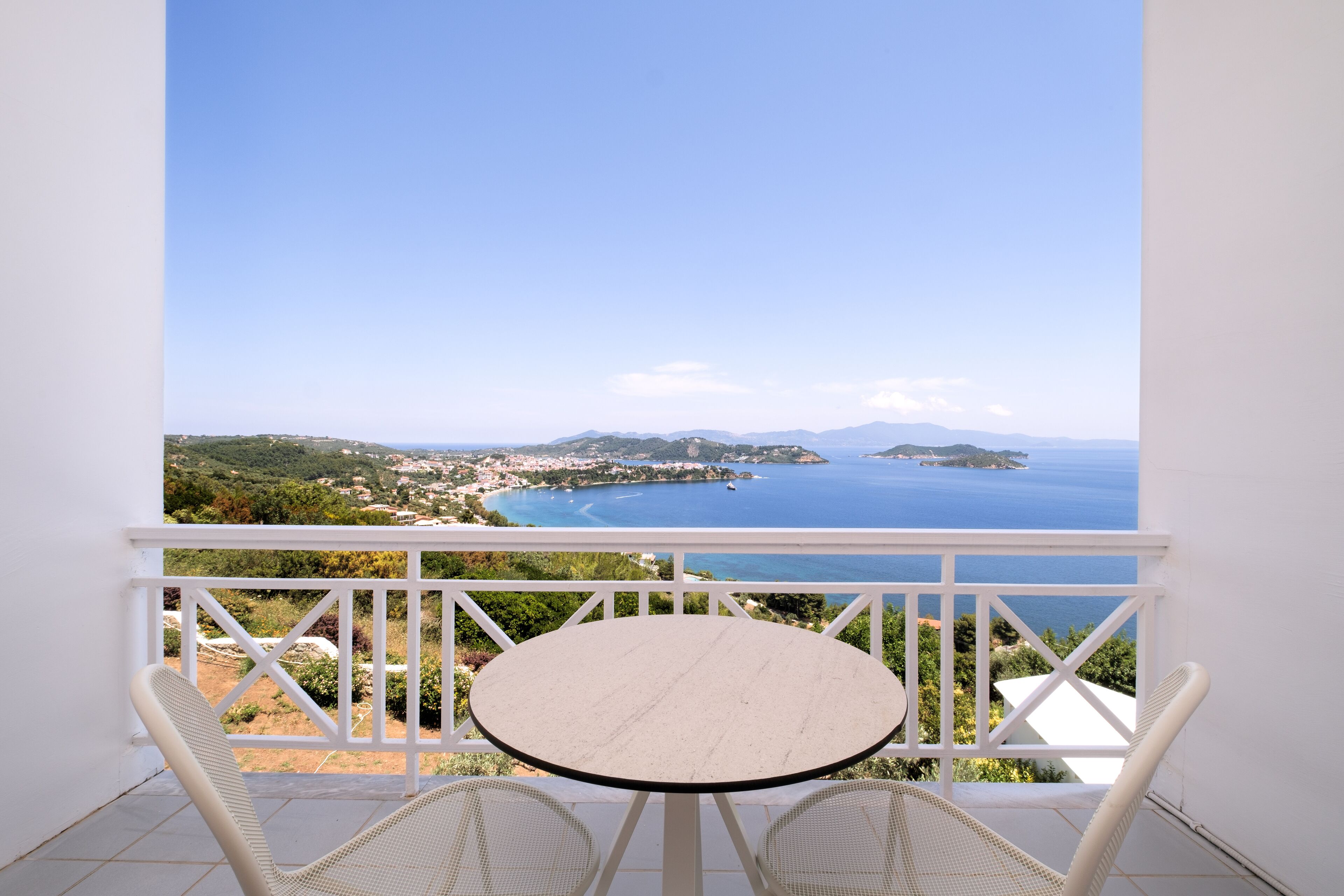 خزنة داخل الغرفة وستائر تعتيم وتجهيزات عازلة للصوت وواي فاي مجانًا