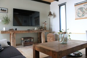 Smart TV, DVD player, foosball, table tennis - PROVENCAL HOUSE WITH POOL IN THE COUNTRYSIDE (Châteaurenard)