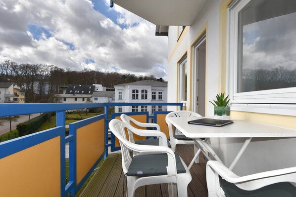 Outdoor dining - House Hans 03 - quiet location in the center of Heringsdorf (Heringsdorf (Seebad))