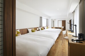 Superior-Vierbettzimmer | Zimmersafe, Verdunkelungsvorhänge, kostenloses WLAN, Bettwäsche