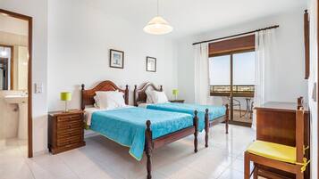3 camere, ferro/asse da stiro, Wi-Fi gratuito, lenzuola