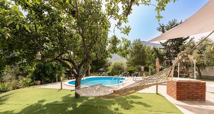 Villa 'La Pergola' with Sea View, Pool & A/C