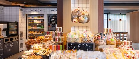 Tägliches Frühstück mit Selbstbedienung (1000 JPY pro Person)