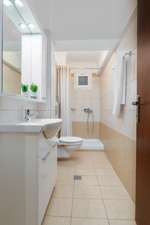 Bathroom - Hotel Grekas (Dio-Olympos)
