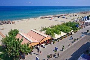 Una playa cerca
