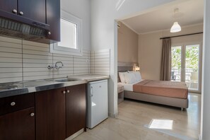 Hypo-allergenic bedding, iron/ironing board, free WiFi, bed sheets - Hotel Grekas (Dio-Olympos)
