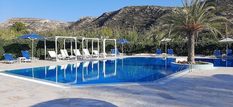 Exterior. ELEATERRA HOTEL