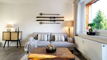 Books, music library, stereo