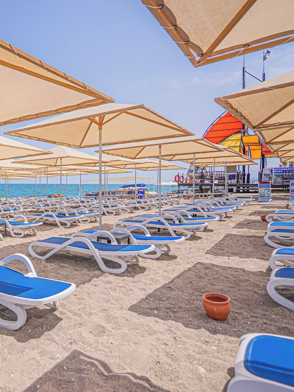 Playa privada, bar en la playa