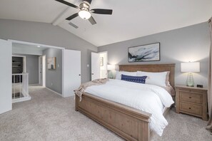 4 عدّة غرف نوم ومكتب ومكواة/لوح كي وسرير سفر