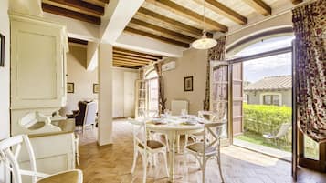 Standard Apartment, 2 Bedrooms, 2 Bathrooms (Le Acetaie With Shared Pool) | Dining