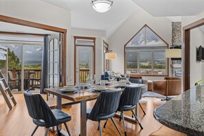 Dining - Luxury Mountain View Penthouse - Sleeps 8 | Sauna | Outdoor Pool | Hot Tub | Gym (Canmore)