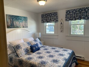 4 bedrooms, travel crib, internet - Ocean front 4 Bedroom / 2 Bath cottage (Saco)