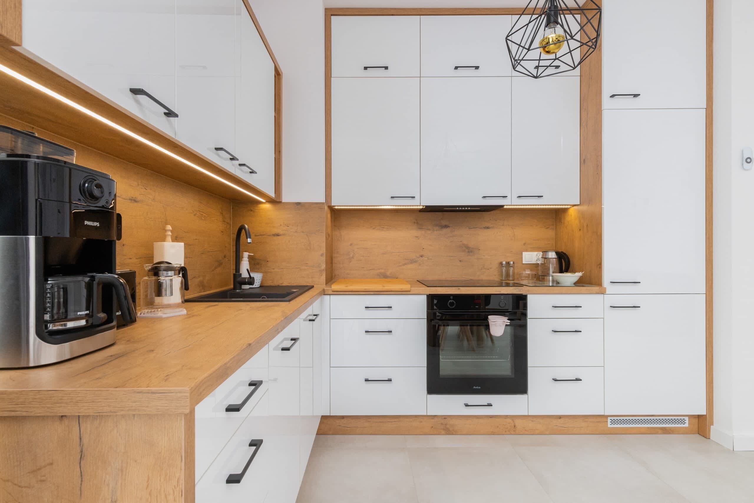 Kühlschrank, Ofen, Herdplatte, Geschirrspüler