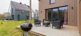 Cozy Apartment with Terrace and Sauna | Close to the Lake