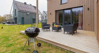 Cozy Apartment with Terrace and Sauna | Close to the Lake
