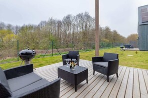 Terrace/patio - Domek Koralowy Lubkowo | Cosy Apartment with Terrace and Sauna by the Lake (Lubkowo)