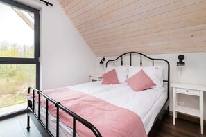 2 chambres, fer et planche à repasser, Wi-Fi, draps fournis