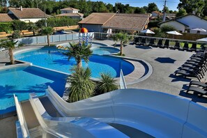 Outdoor pool, a heated pool - HOTELOCAMPING BASSIN D'ARCACHON (Arès)