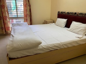 1 chambre, coffres-forts dans les chambres, fer et planche Ă repasser