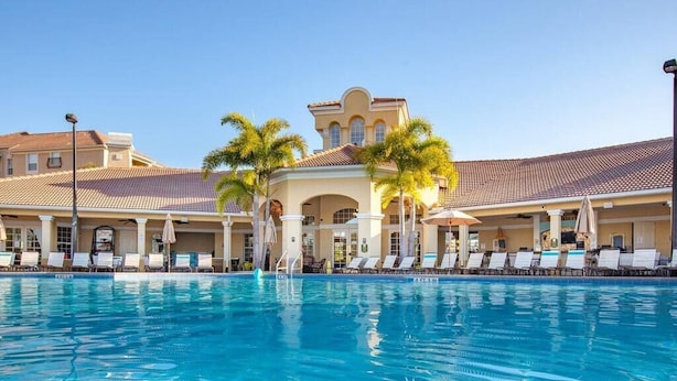 Outdoor pool - Modern Florida Farmhouse Condo - Perfect Location (Orlando)