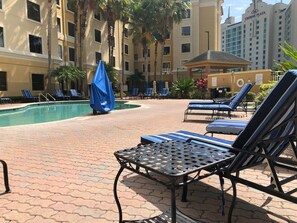 Outdoor pool - Cozy 2 Bedroom Suite in Perfect Location (Orlando)