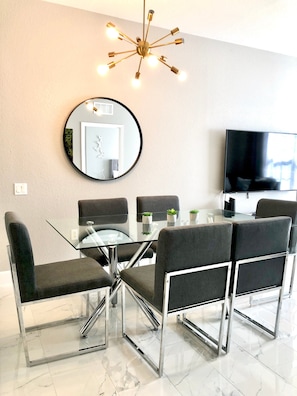 Dining - Remodeled: Beautiful Large Modern Home With Heated Resort Pool (Orlando)