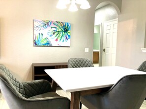 Dining - Mid Century Modern Penthouse Resort Condo (Orlando)
