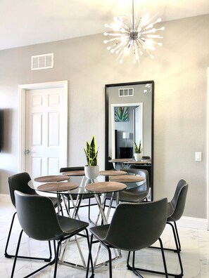 Departamento (3 Bedrooms) | Restaurantes