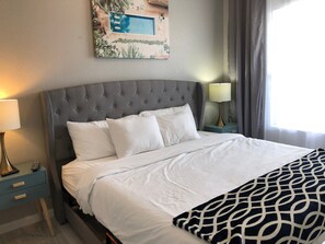 Room - Newly Remodeled Beautiful Condo. Pool, Lake, Shops & Restaurants B304 (Orlando)