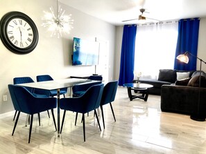 Interior - Newly Remodeled Beautiful Condo. Pool, Lake, Shops & Restaurants B304 (Orlando)