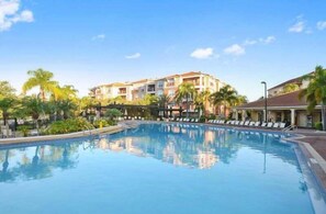 Pool - Newly Remodeled Beautiful Condo. Pool, Lake, Shops & Restaurants B304 (Orlando)