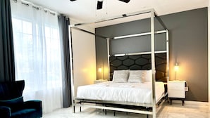 4 slaapkamers, een laptopwerkplek, gratis babybedden, beddengoed