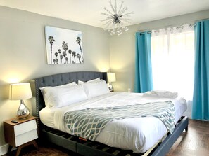 5 bedrooms, laptop workspace, free cribs/infant beds, bed sheets - Modern Florida Ranch Home 2 Miles From Universal (Orlando)