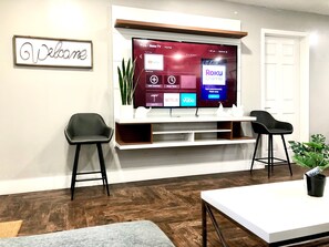 Interior - Modern Florida Ranch Home 2 Miles From Universal (Orlando)