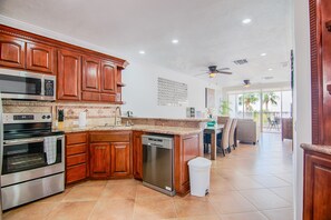 Fridge, microwave, dishwasher, coffee/tea maker