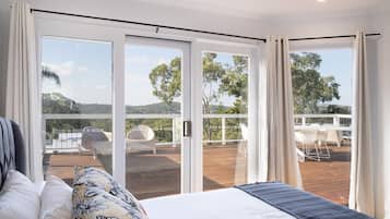 3 slaapkamers, een strijkplank/strijkijzer, gratis wifi, beddengoed