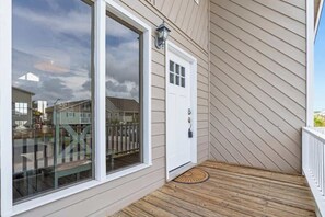 Exterior detail - Isle Of A Time by Brunswick Vacation Rentals: Canal Front with Boat Slip (Ocean Isle Beach)
