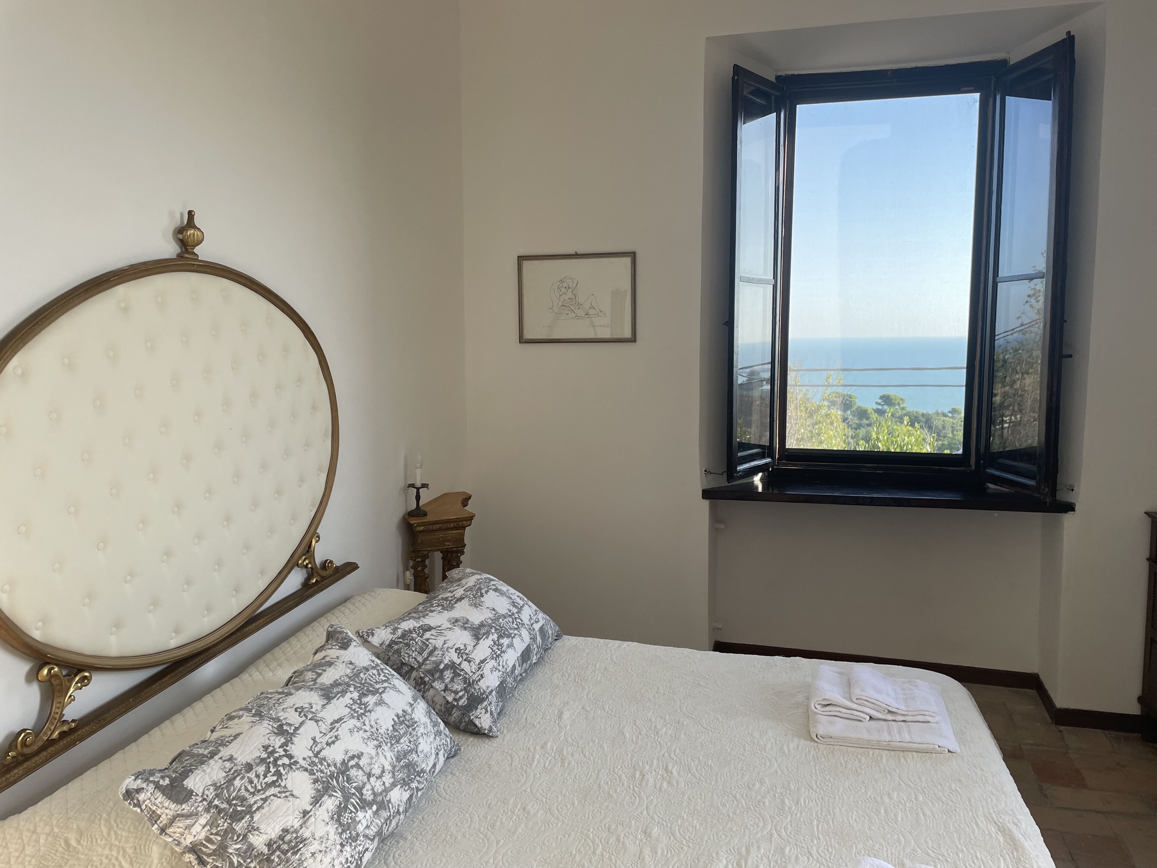 6 habitaciones, escritorio, tabla de planchar con plancha y wifi gratis 