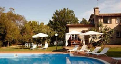 Historical end country villa with swimming pool near the sea