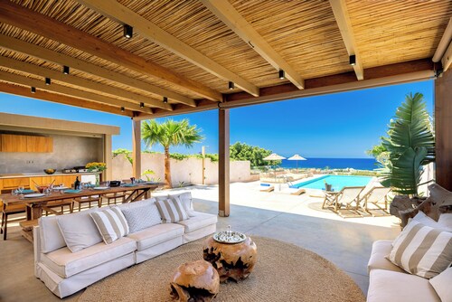 Casa Tequiero, an Ethereal SeaView Retreat