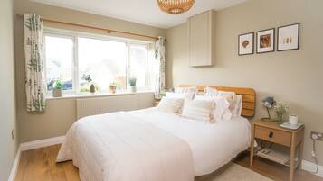 5 soverom, strykejern/-brett, wi-fi og sengetøy