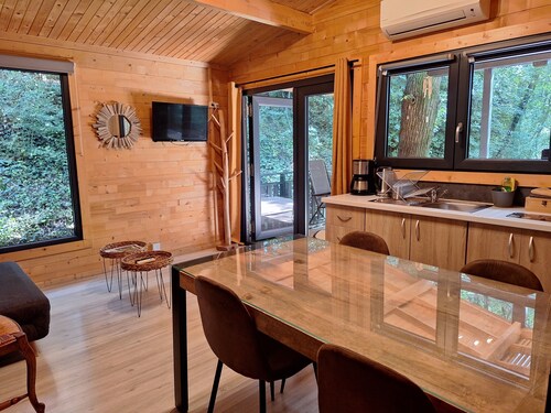 THE CABIN IN AN IDYLLIC SETTING IN THE HEART OF NATURE