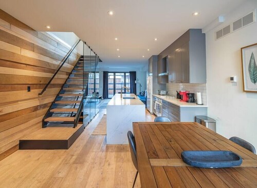 Luxury Townhome 09 | Parking | Hosted By StayRafa