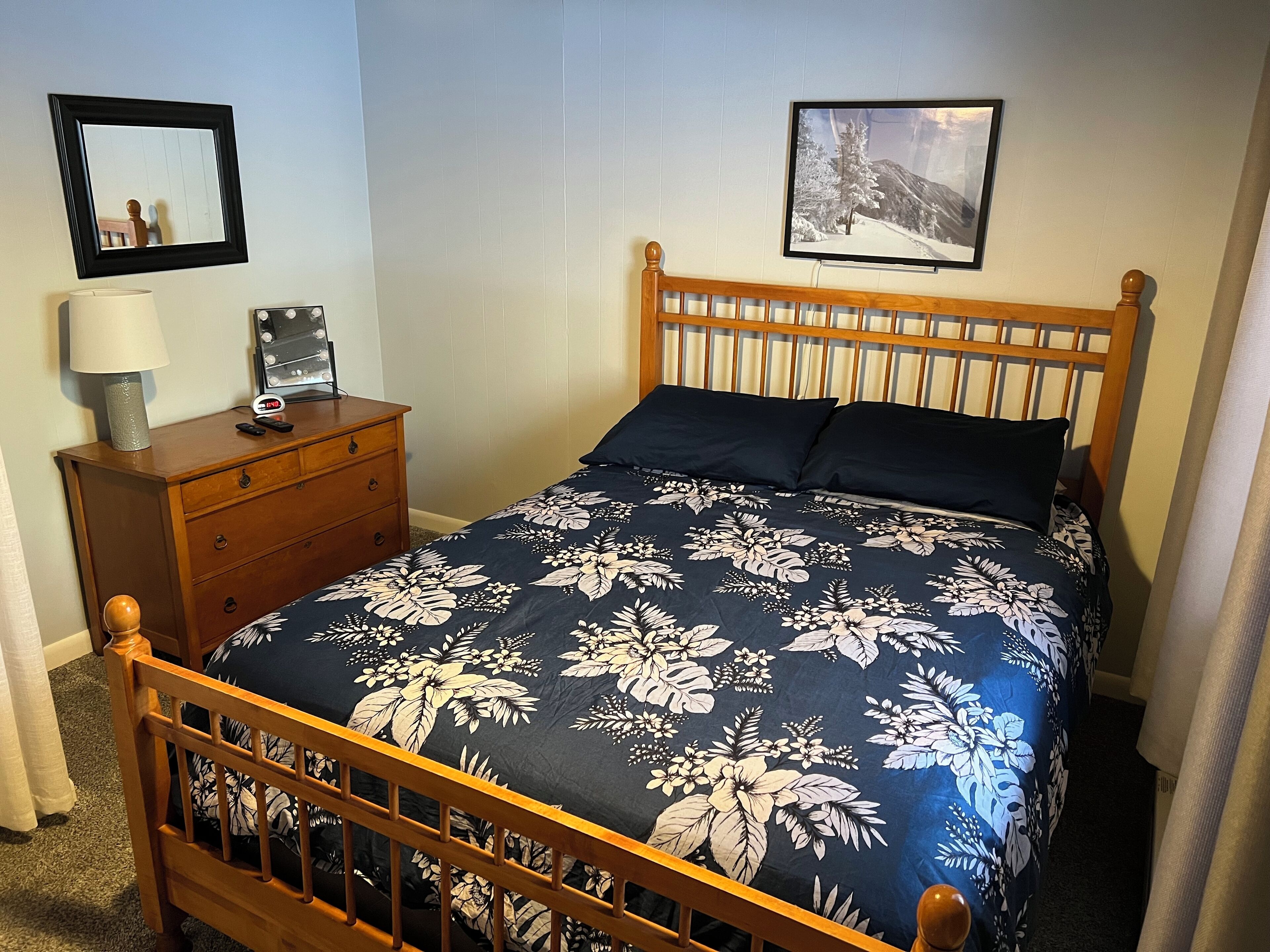 2 bedrooms, travel crib, WiFi (free), bed sheets