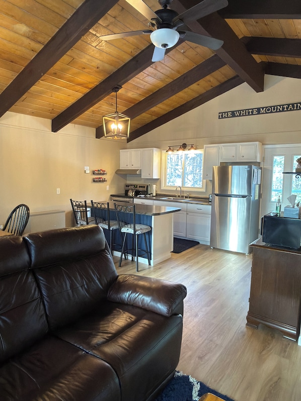 TV connectée, lecteur de DVD, livres, vidéothÚque